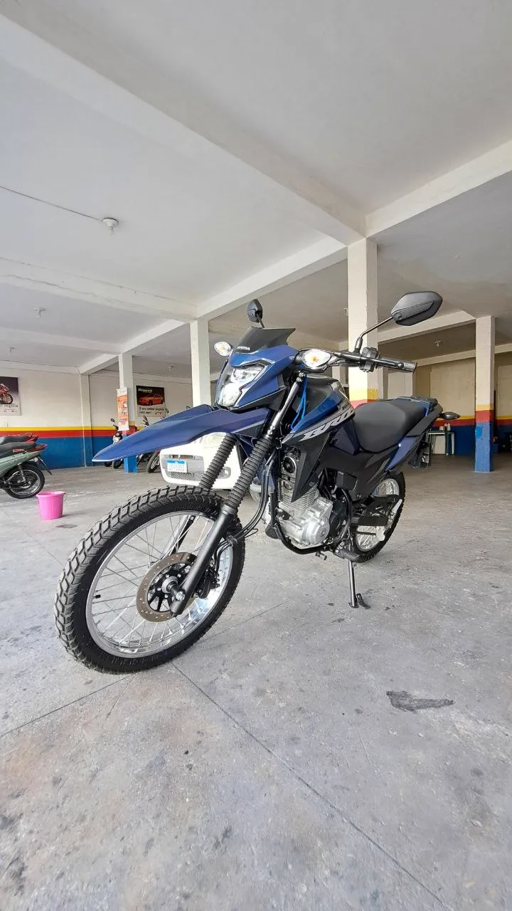 HONDA BROS 160 CBS FRENTE ESQUERDA